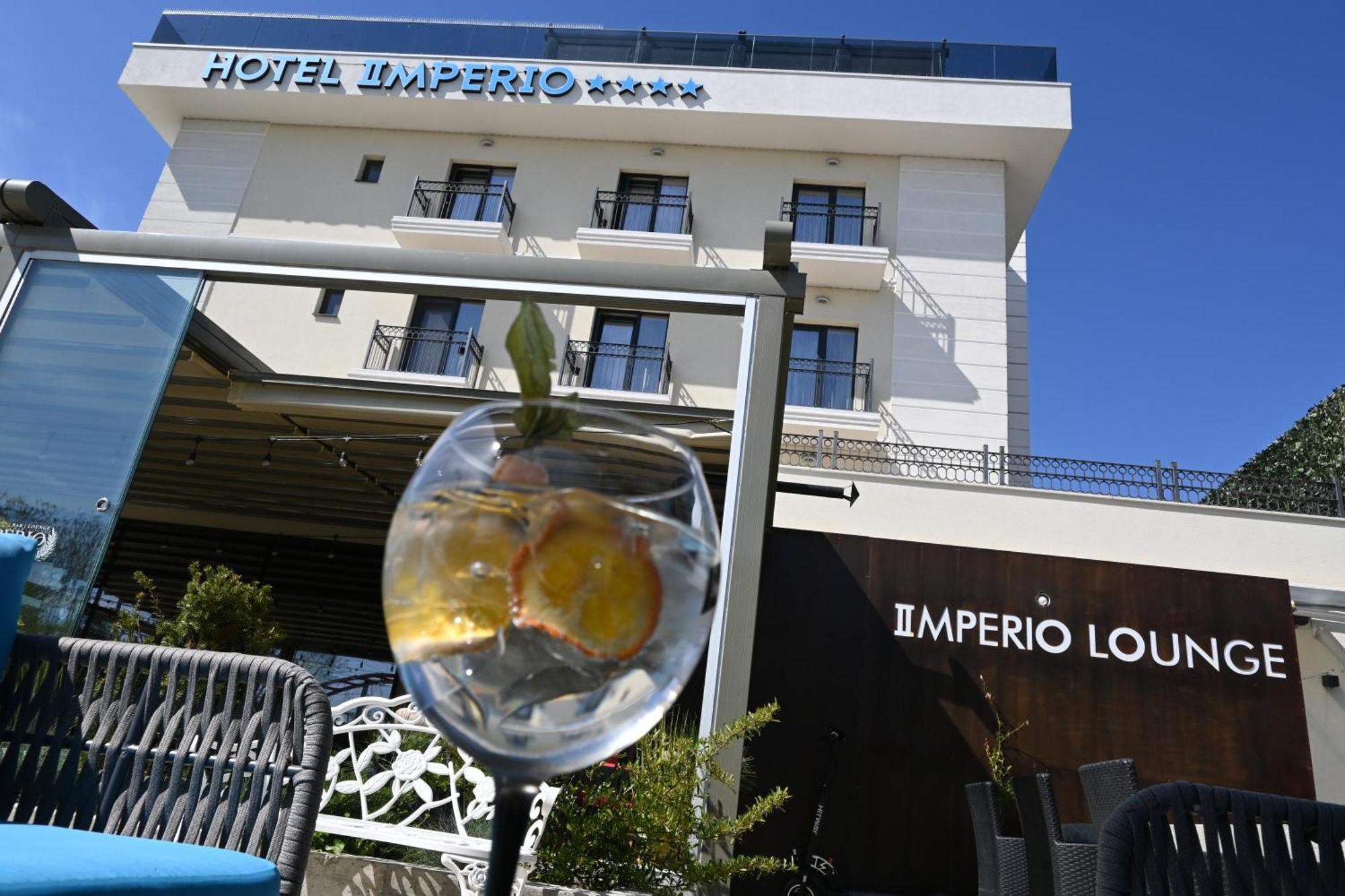 Imperio Hotel Cernavoda Eksteriør billede